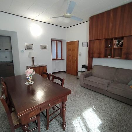 Il Giardino Dei Fiori Apartment แมนเดลโล เดล ลาริโอ ภายนอก รูปภาพ