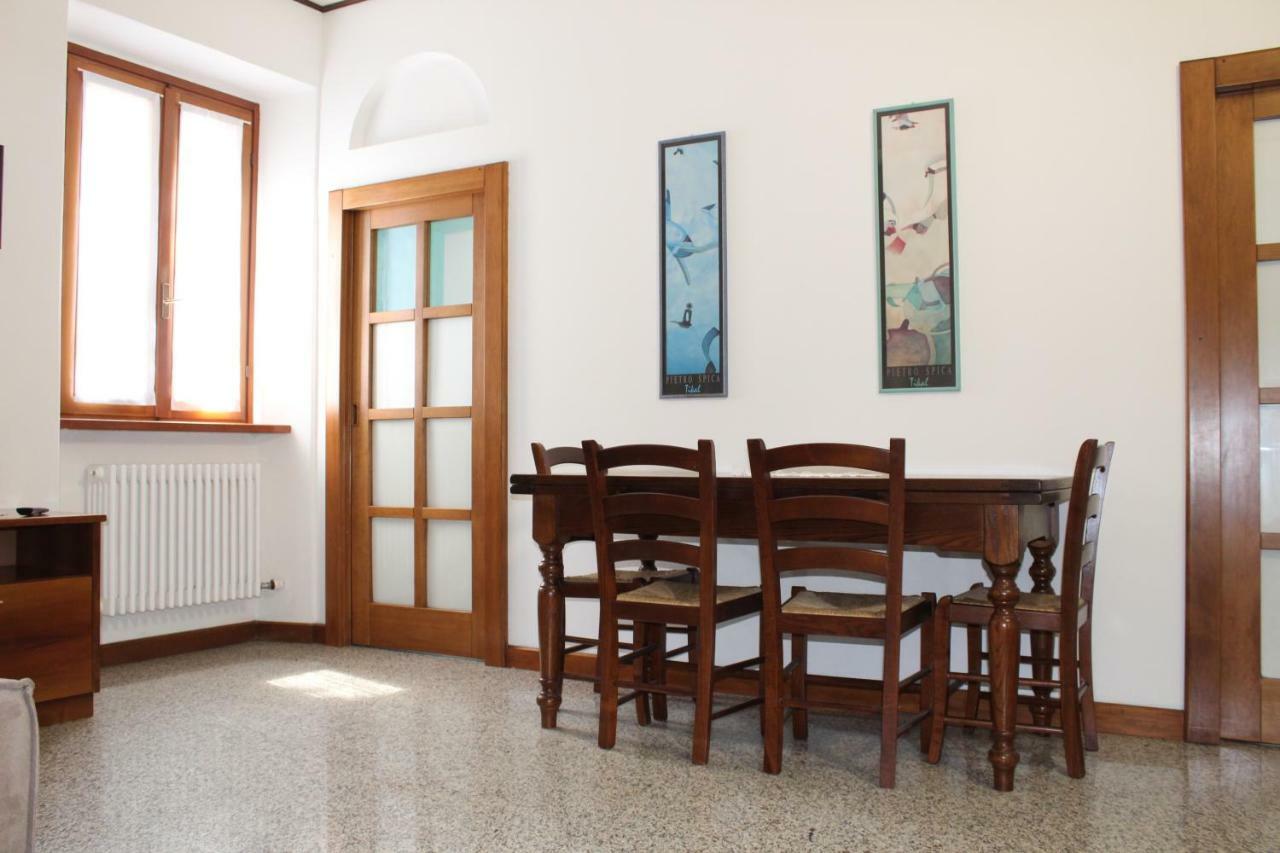 Il Giardino Dei Fiori Apartment แมนเดลโล เดล ลาริโอ ภายนอก รูปภาพ