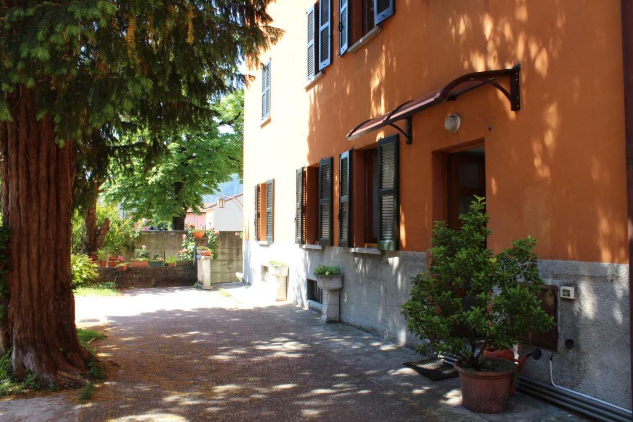Il Giardino Dei Fiori Apartment แมนเดลโล เดล ลาริโอ ภายนอก รูปภาพ